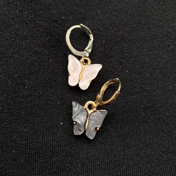 Brandy Melville Mismatched Set of Butterfly Earrings - Picture 3 of 4